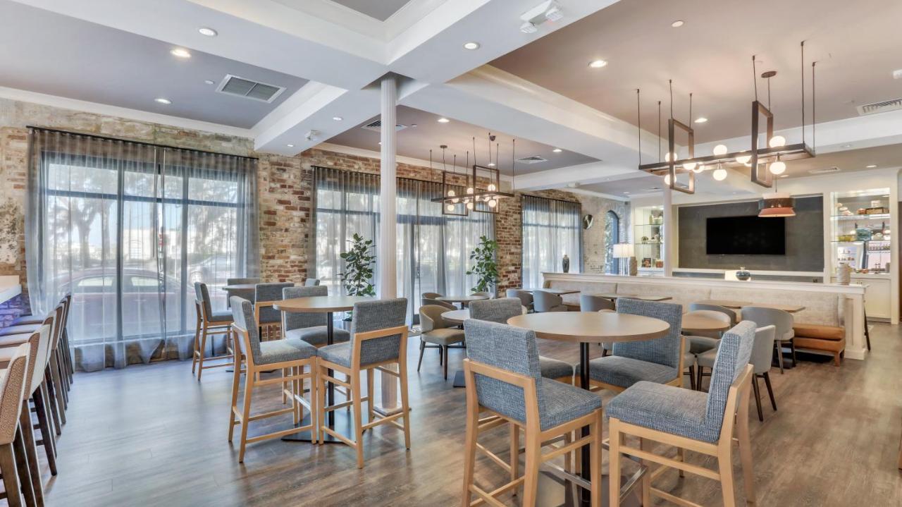 Staybridge Suites Savannah Historic District By Ihg Exterior photo