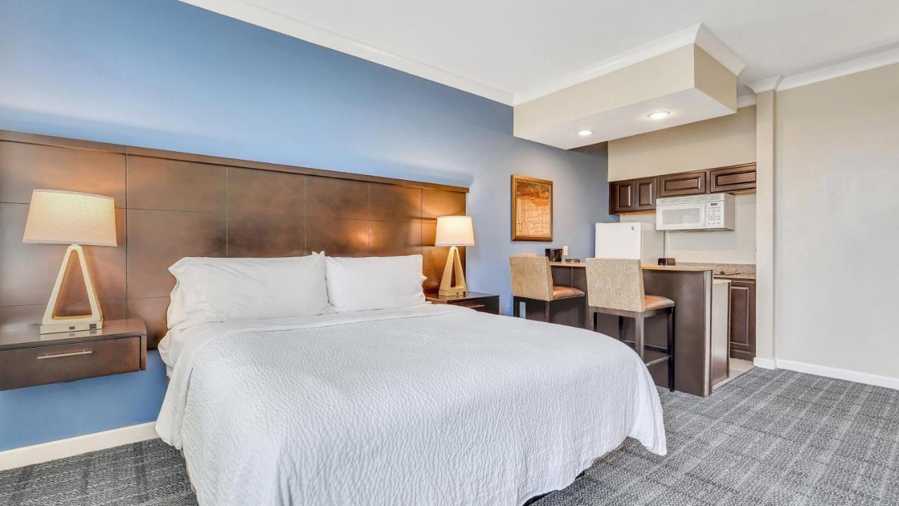 Staybridge Suites Savannah Historic District By Ihg Exterior photo