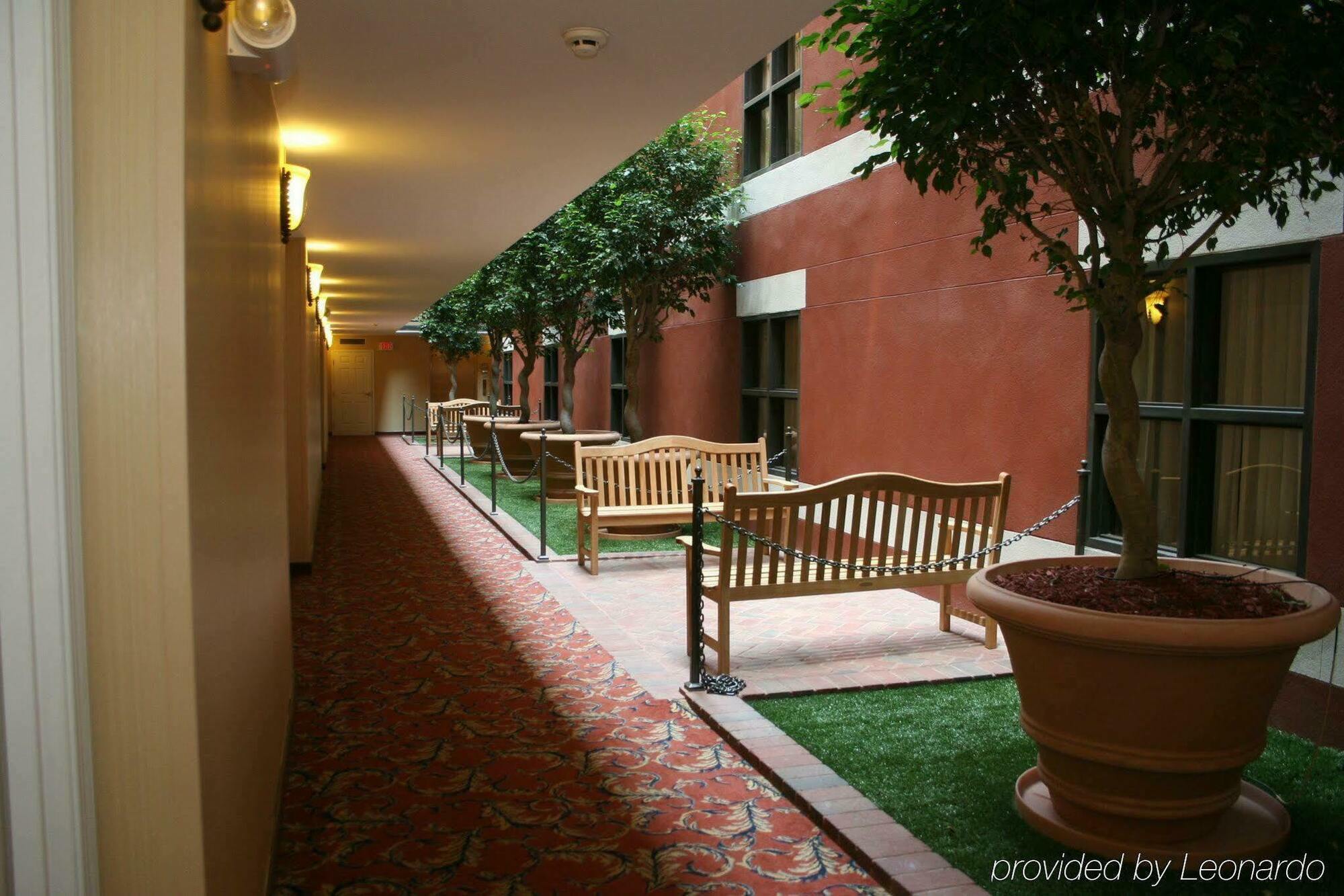 Staybridge Suites Savannah Historic District By Ihg Exterior photo