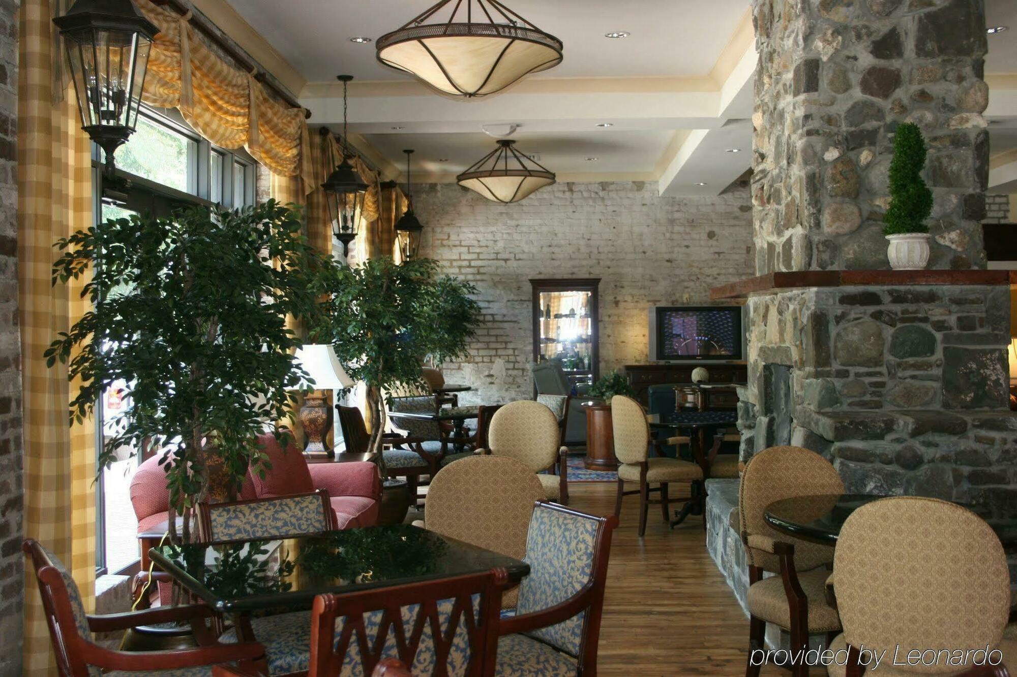 Staybridge Suites Savannah Historic District By Ihg Exterior photo